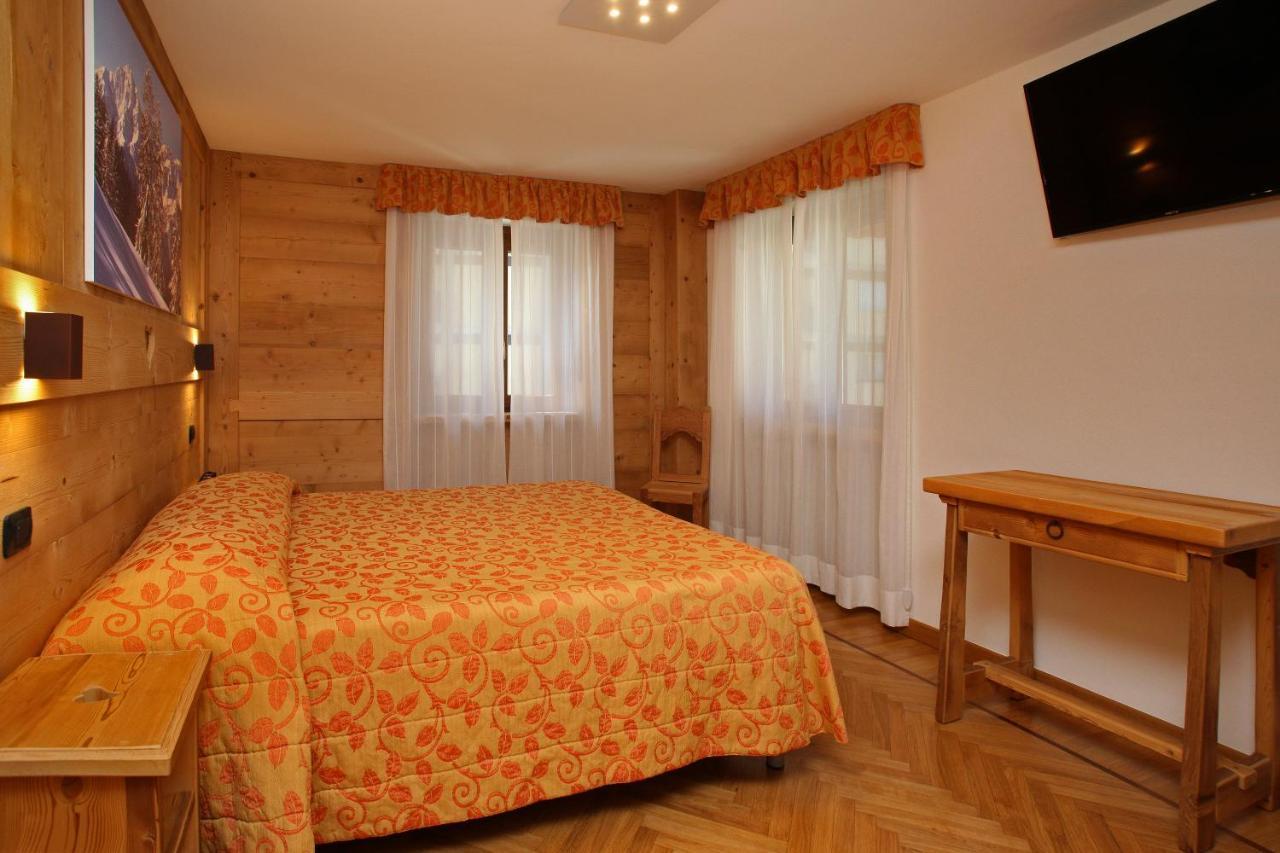 Hotel Biancaneve Oulx Exterior foto